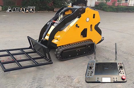 REMOTE CONTROLLED SKID STEER LOADER